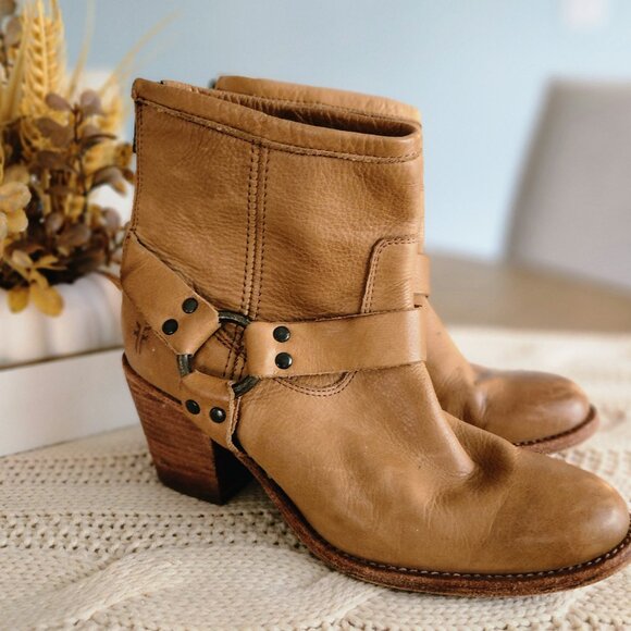 Authentic leather Frye cowboy boots booties Tabitha Harness booties - Picture 2 of 8